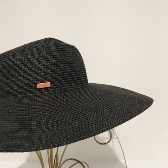BETMAR Black Floppy Hat | Floppy Beach Hat - Picture 4 of 9